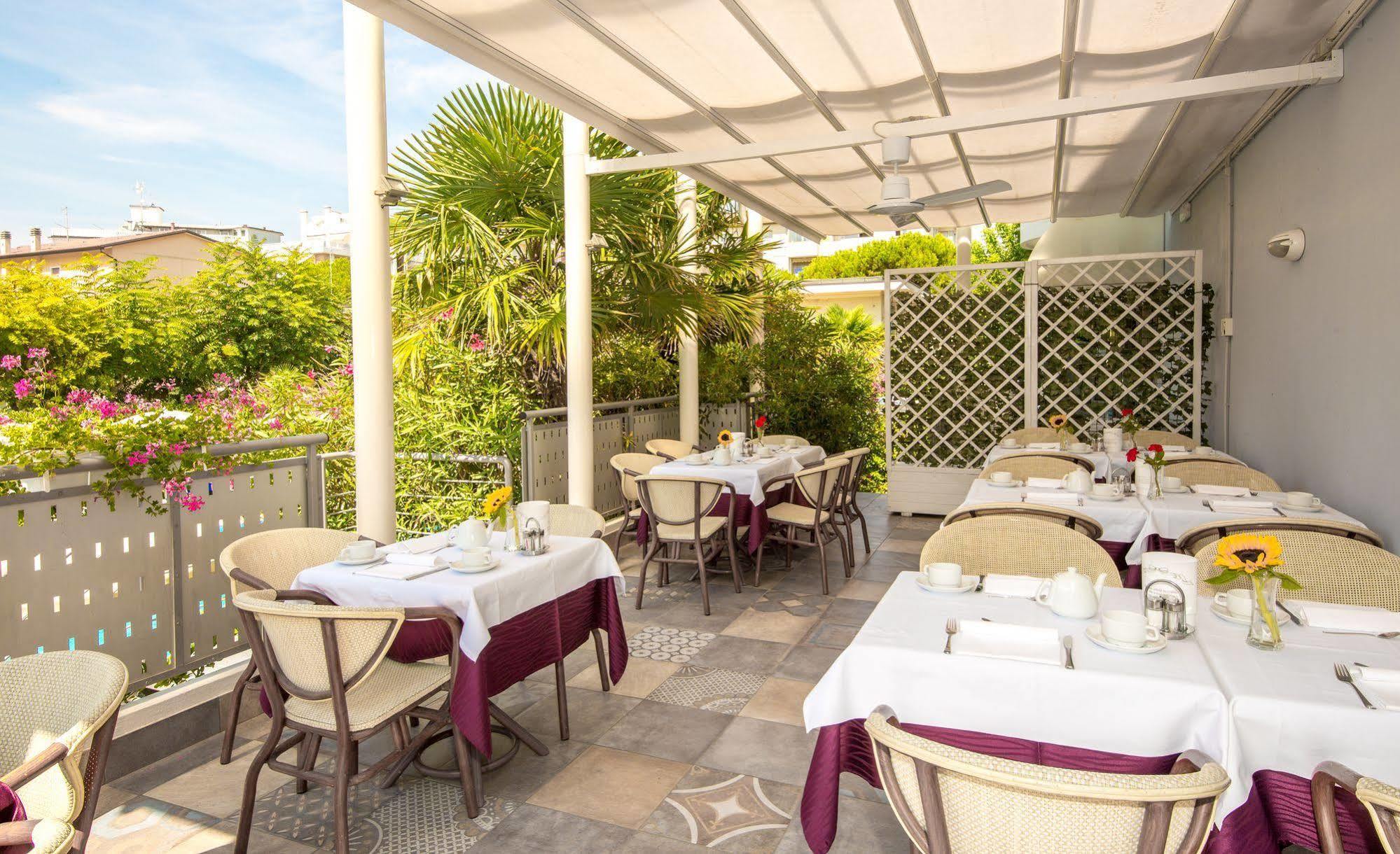 Hotel Helios Lido di Jesolo Exterior foto